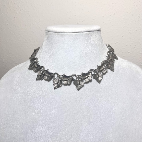 Vintage silvertone ivy necklace - Picture 3 of 3